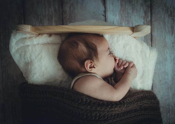 Should my baby use pillow?